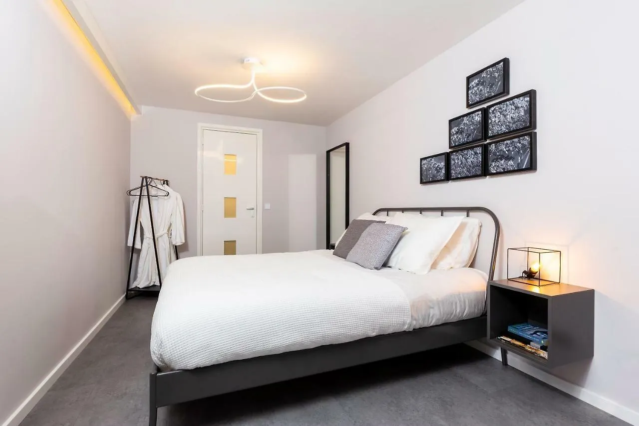 Wow, Premium Private Twin Apt Delft City Central Station Utopia contacts